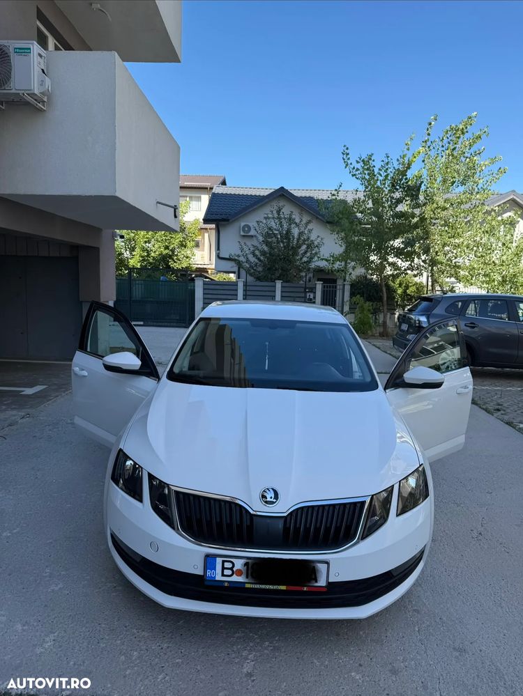 Skoda Octavia 1.6 TDI DSG Ambition - 1