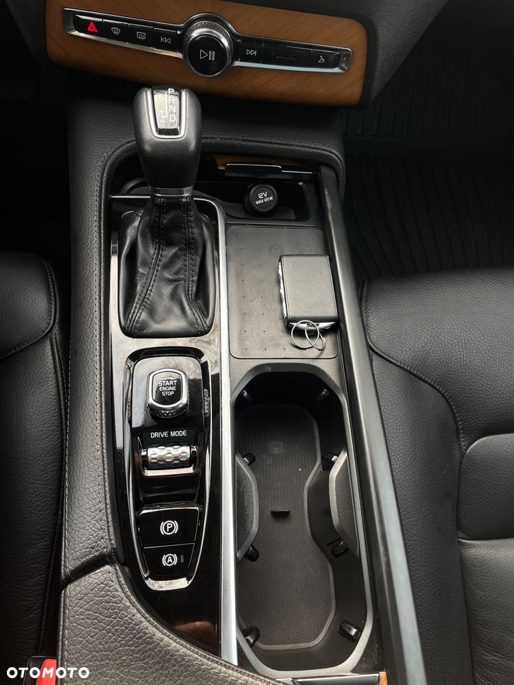 Volvo XC 90 T6 AWD Momentum - 31