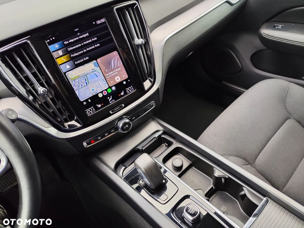Volvo V60 B4 D Momentum Pro - 38