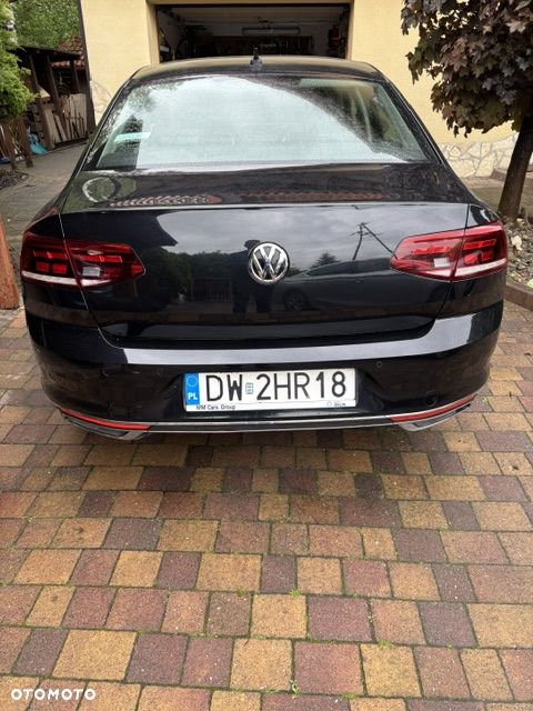 Volkswagen Passat 2.0 TDI Elegance DSG - 2