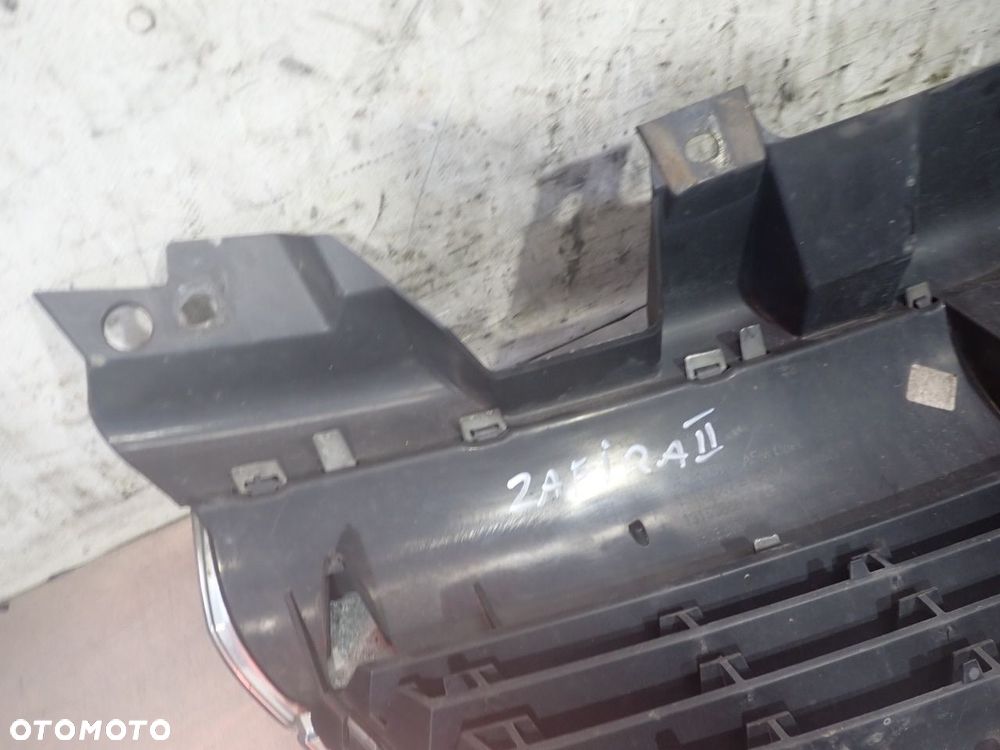 GRILL ATRAPA OPEL ZAFIRA B 13136136 - 13