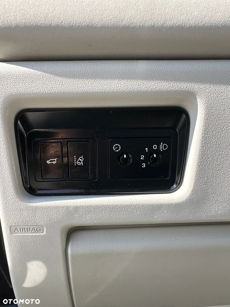 Land Rover Discovery Sport TD4 HSE - 24