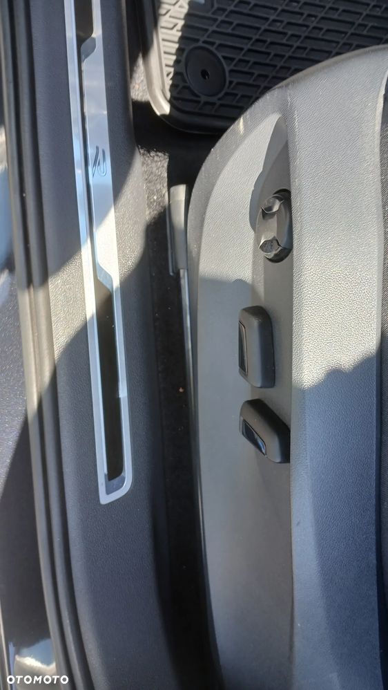 Volkswagen Tiguan Allspace 2.0 TSI 4Mot R-Line DSG - 25