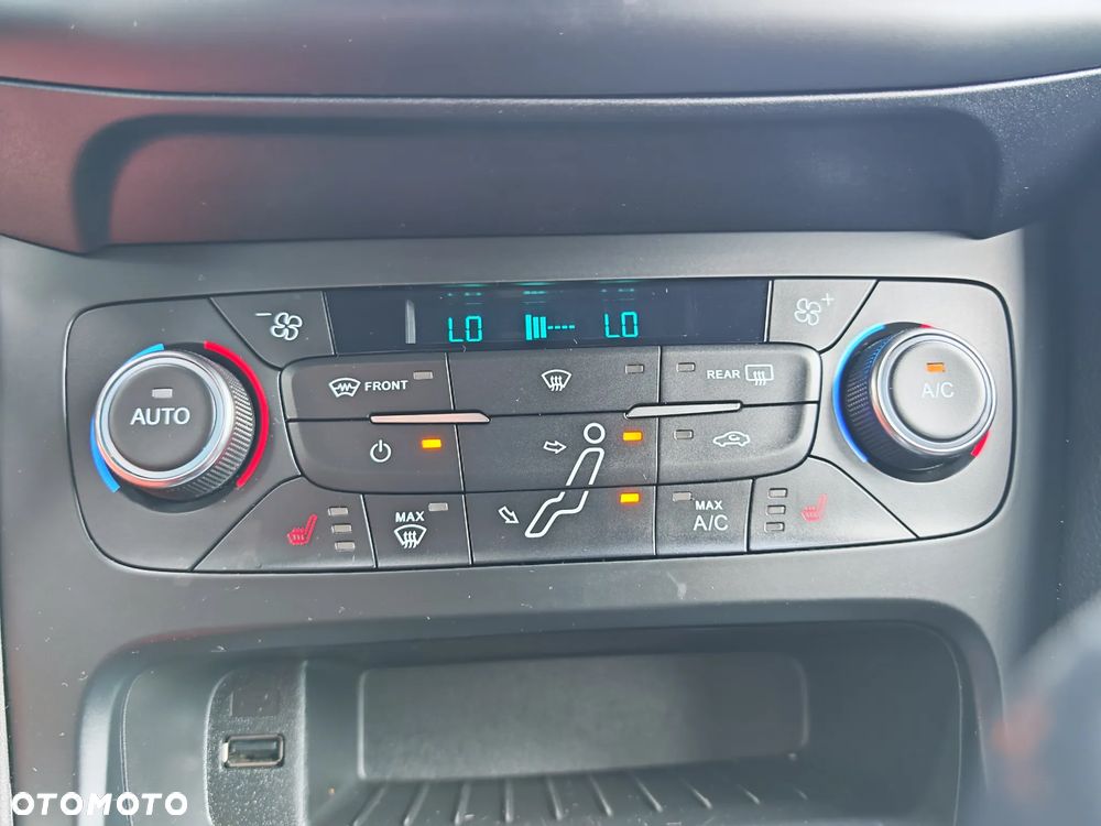 Ford Focus 1.5 EcoBoost ST-Line - 19