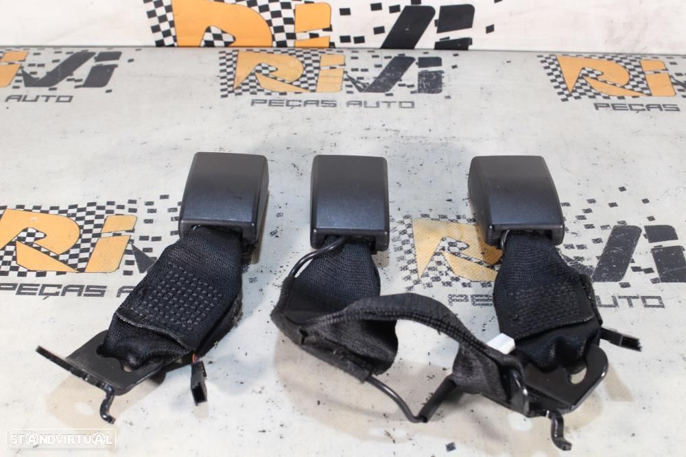 Encaixe De Cinto Traseiro Bmw 1 (F20)  7355471 / 7 355 471 / 7266352 / - 1