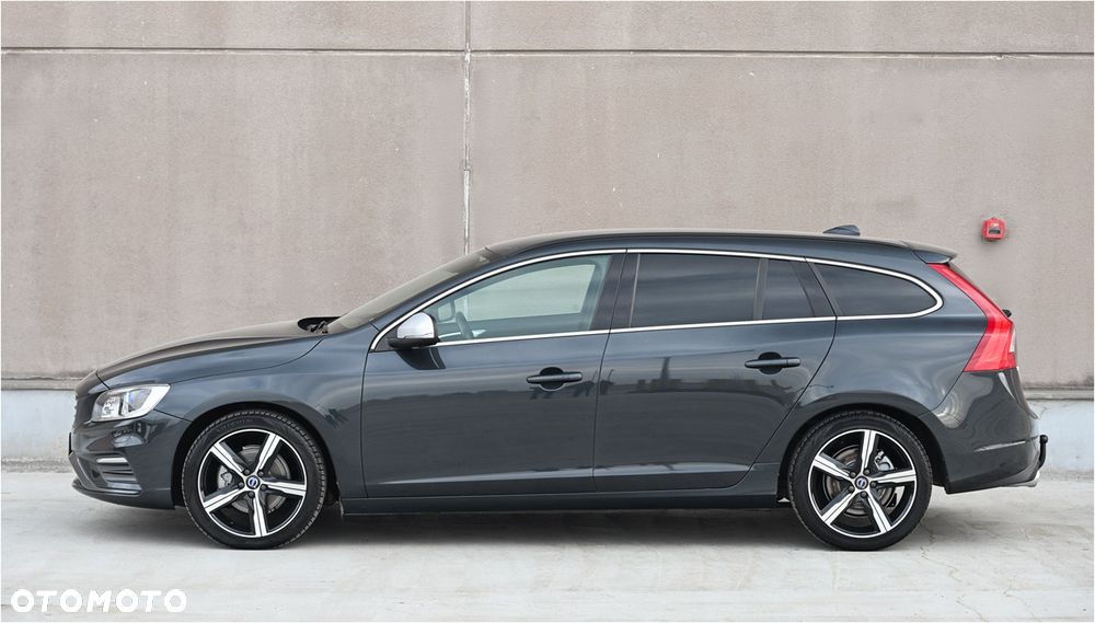 Volvo V60 D3 R-Design - 14