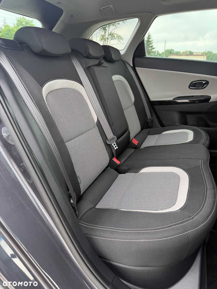 Kia Ceed 1.6 GDI DCT Spirit - 24