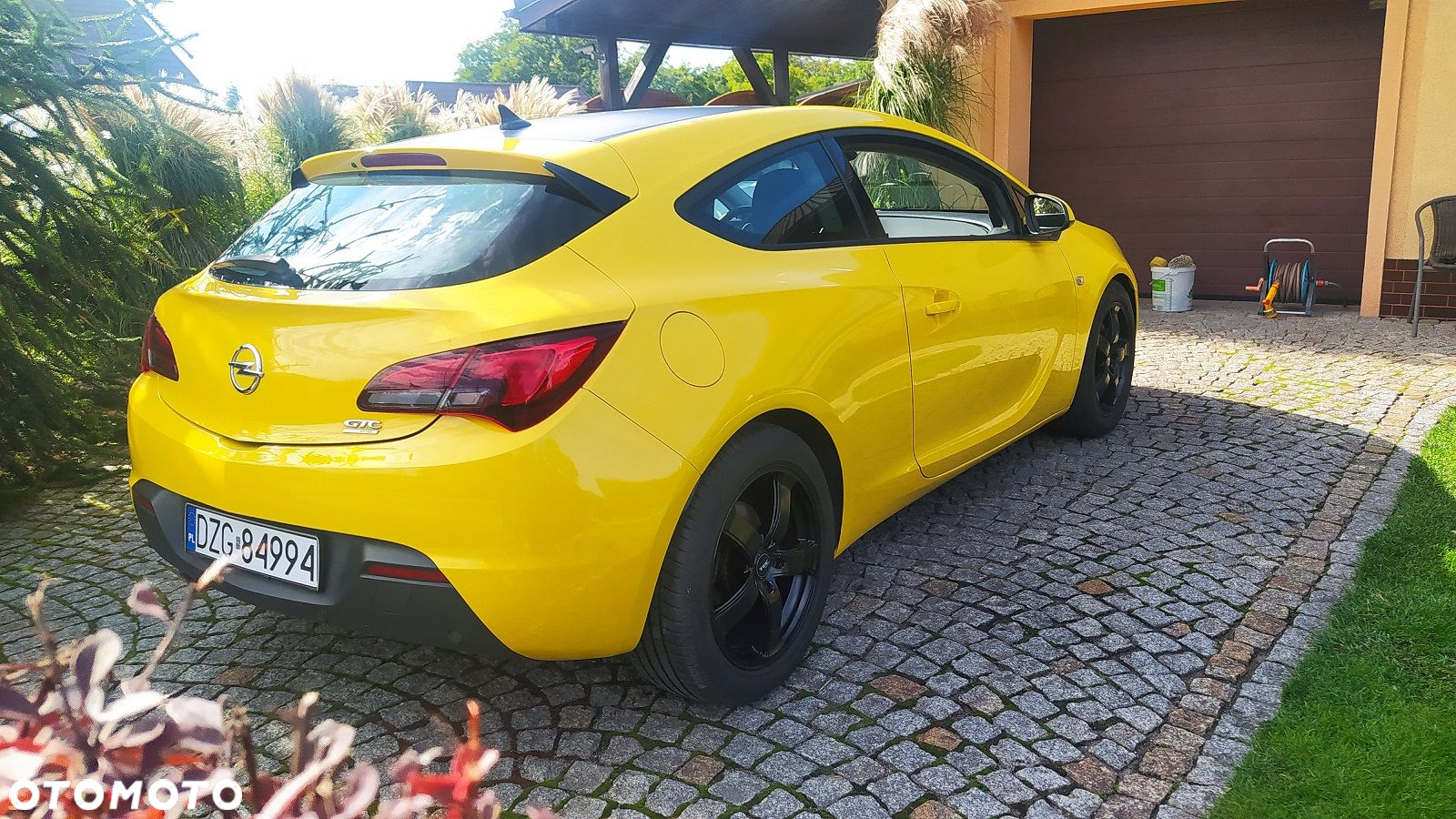Opel Astra GTC 1.6 Turbo Edition - 14