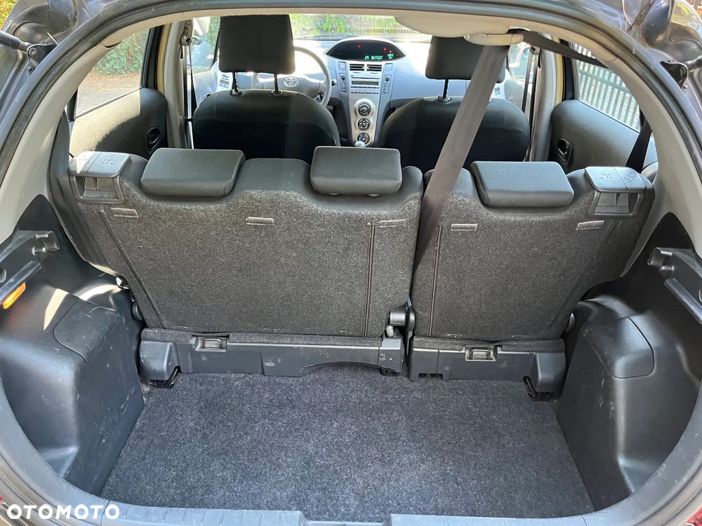 Toyota Yaris - 13