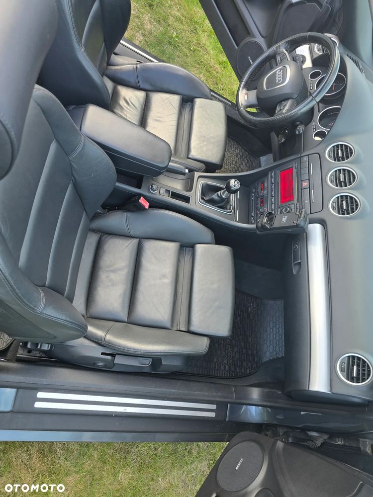 Audi A4 Cabrio 2.0 TDI DPF - 9