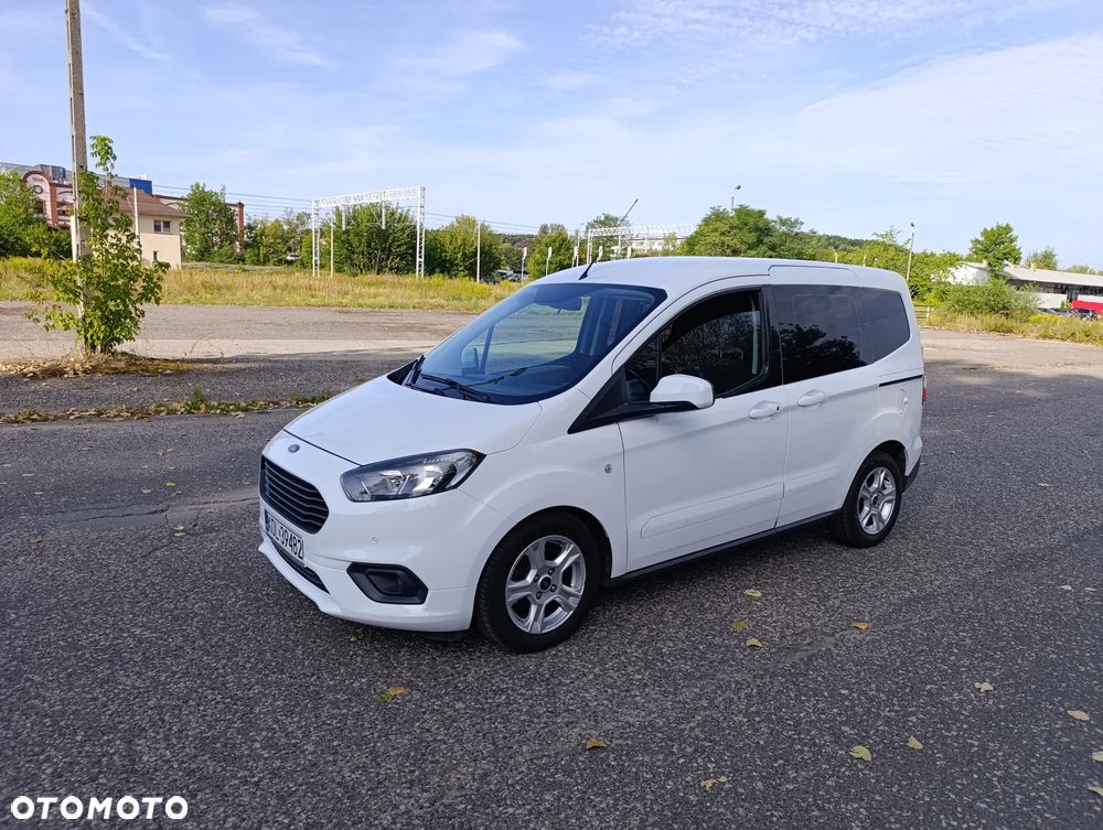 Ford Transit Courier - 2