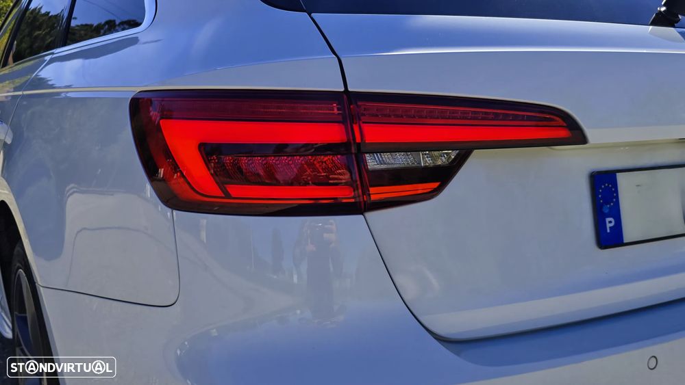 Audi A4 Avant 2.0 TDI DPF clean quattro S tronic S line Sport Pack - 10