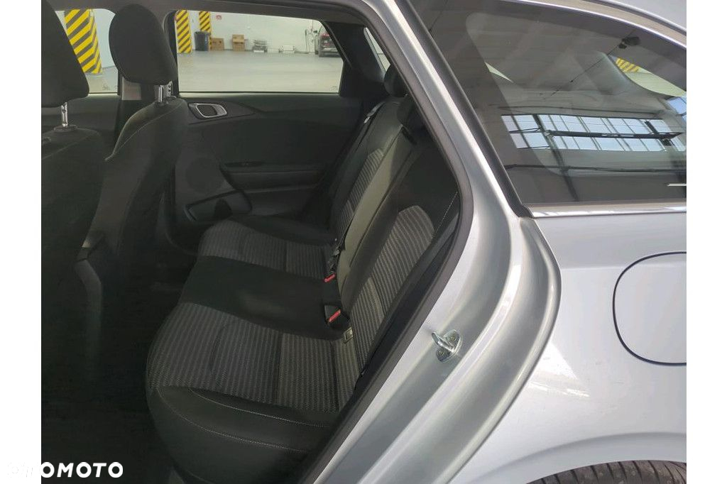 Kia Ceed 1.5 T-GDI M - 8