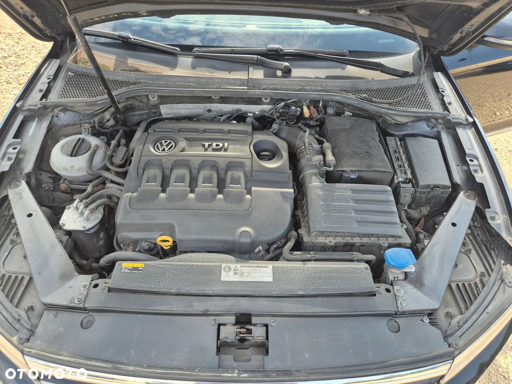 Volkswagen Passat Variant 2.0 TDI SCR DSG (BlueM Tech) Comfortline - 11