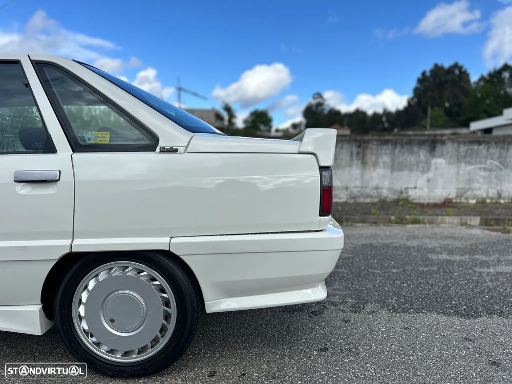 Renault 21 2.0 Turbo - 11