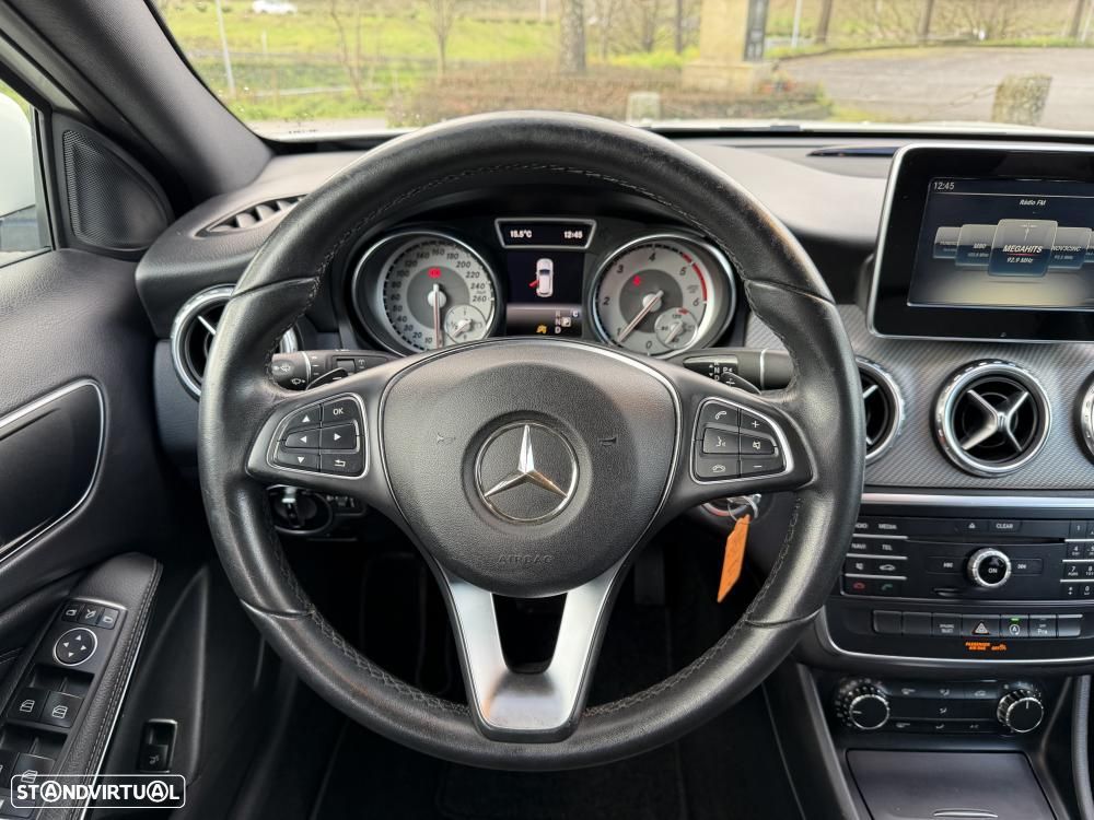 Mercedes-Benz GLA 180 d 7G-DCT Urban - 22