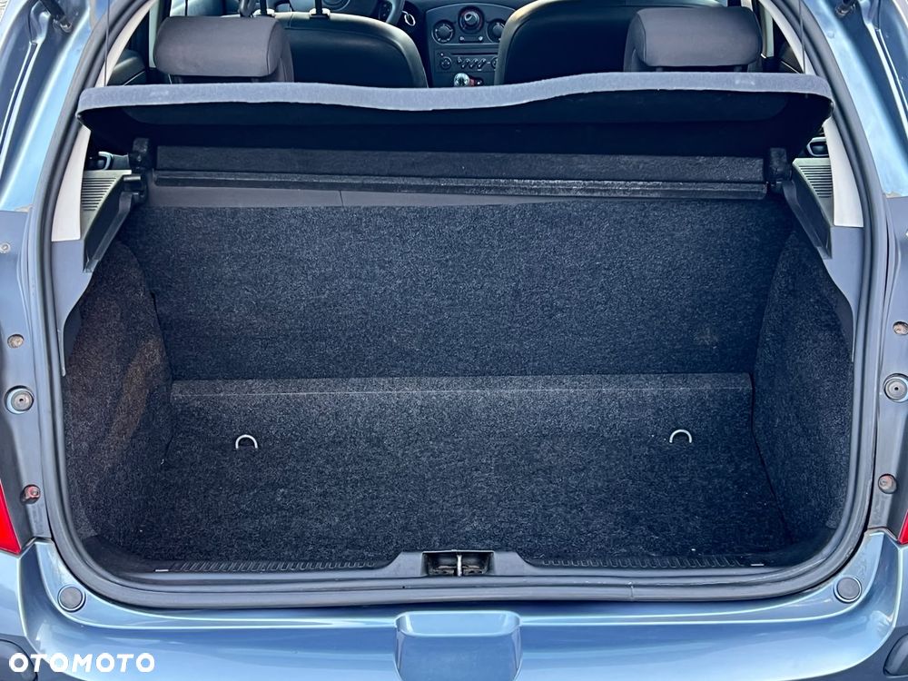 Renault Clio 1.4 Arctica - 28
