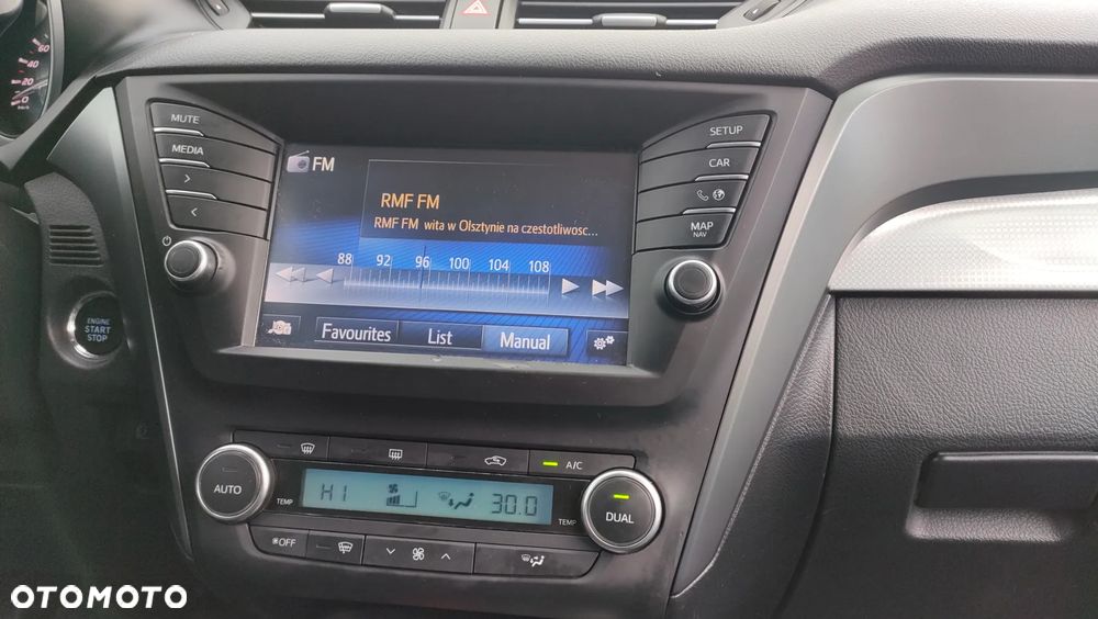 Toyota Avensis 2.0 D-4D Premium - 11
