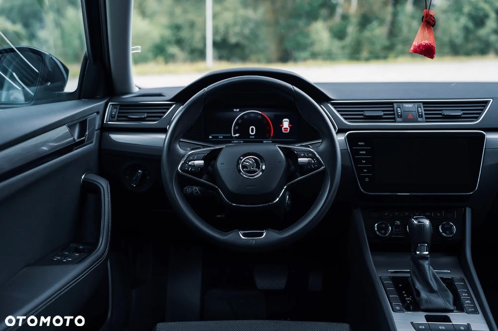 Skoda Superb Combi 2.0 TDI DSG Premium Edition - 15