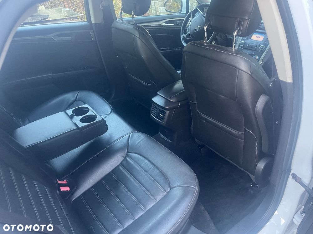 Ford Fusion - 6