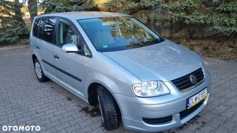 Volkswagen Touran 1.6 FSI - 4