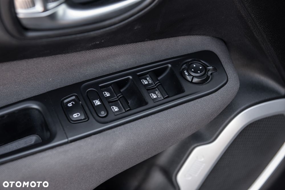 Jeep Renegade - 16