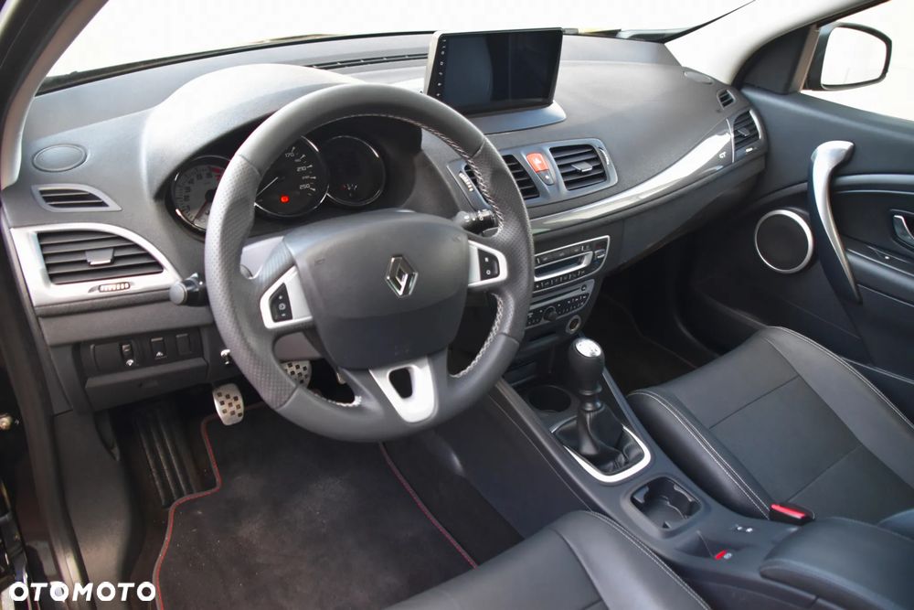 Renault Megane TCe 180 GT - 14