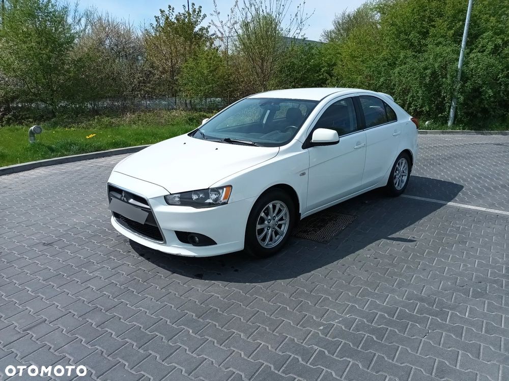 Mitsubishi Lancer 1.6 Invite - 3