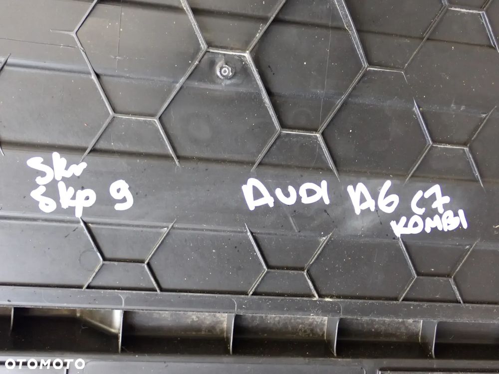 PODŁOGA / WKŁAD KOŁA AUDI A6 C7 KOMBI  4G9863547 / 4G9863547A - 4