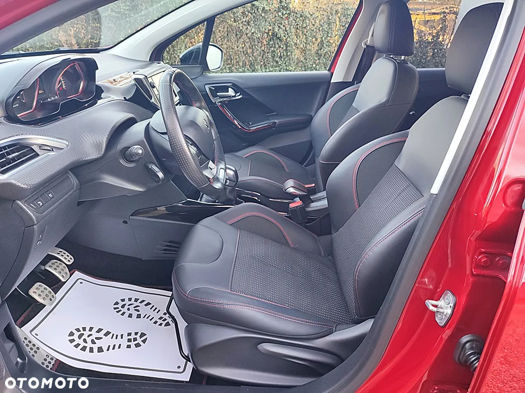 Peugeot 2008 1.2 Pure Tech Allure S&S - 9