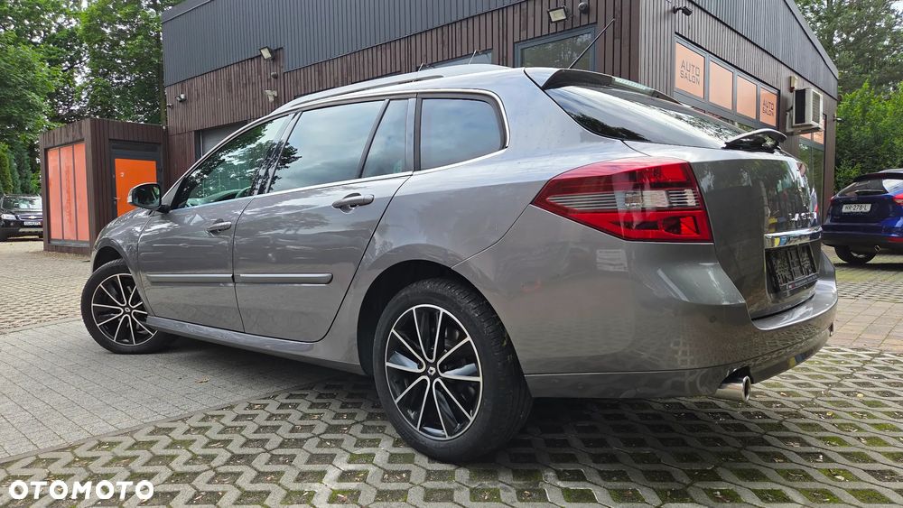 Renault Laguna dCi 150 FAP Start-Stop Paris - 4