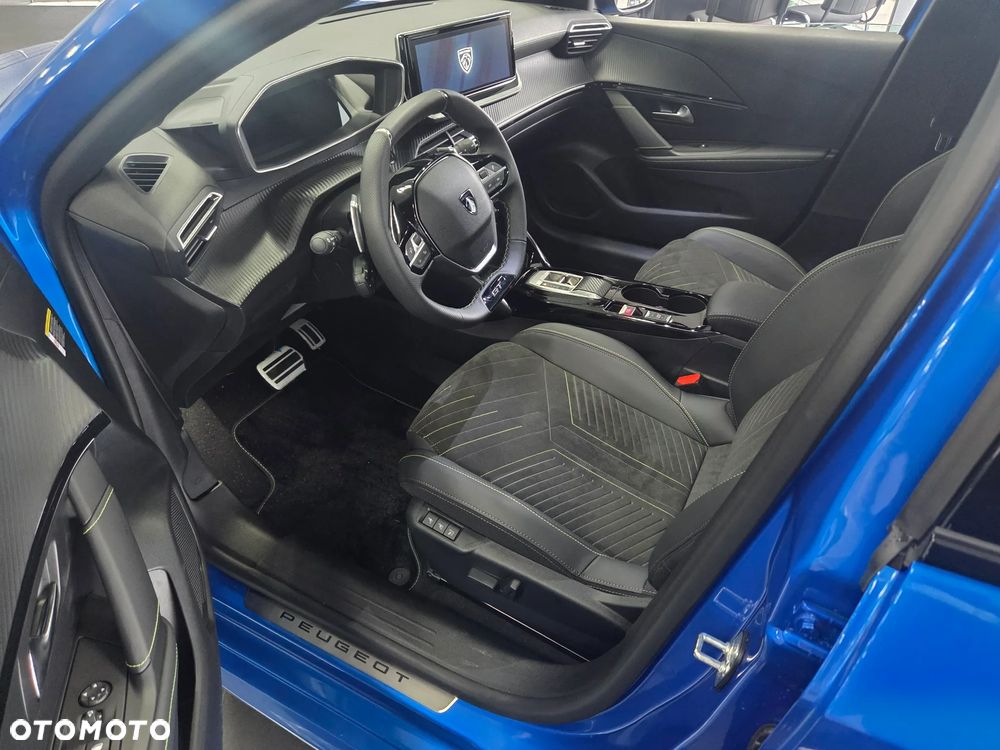 Peugeot 208 1.2 mHEV GT - 9