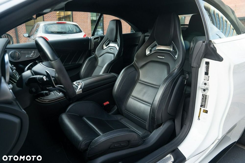 Mercedes-Benz Klasa C AMG 63 S AMG Speedshift 7G-MCT - 32