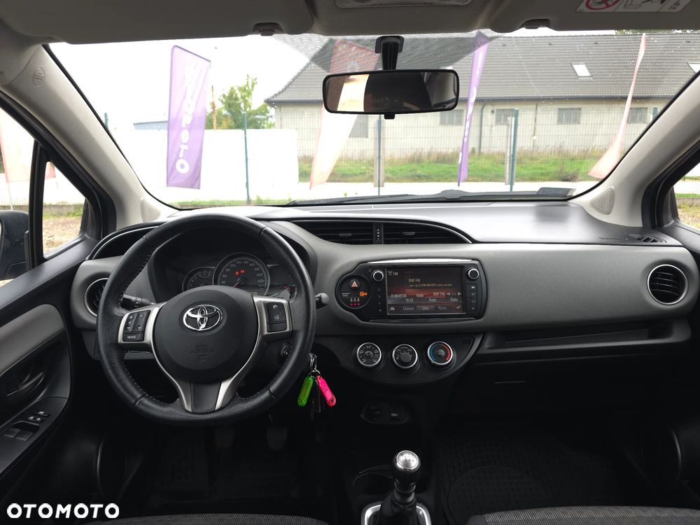 Toyota Yaris 1.33 Premium EU6 - 32