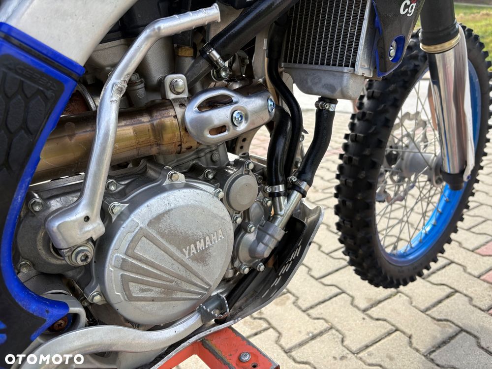 Yamaha YZF - 6