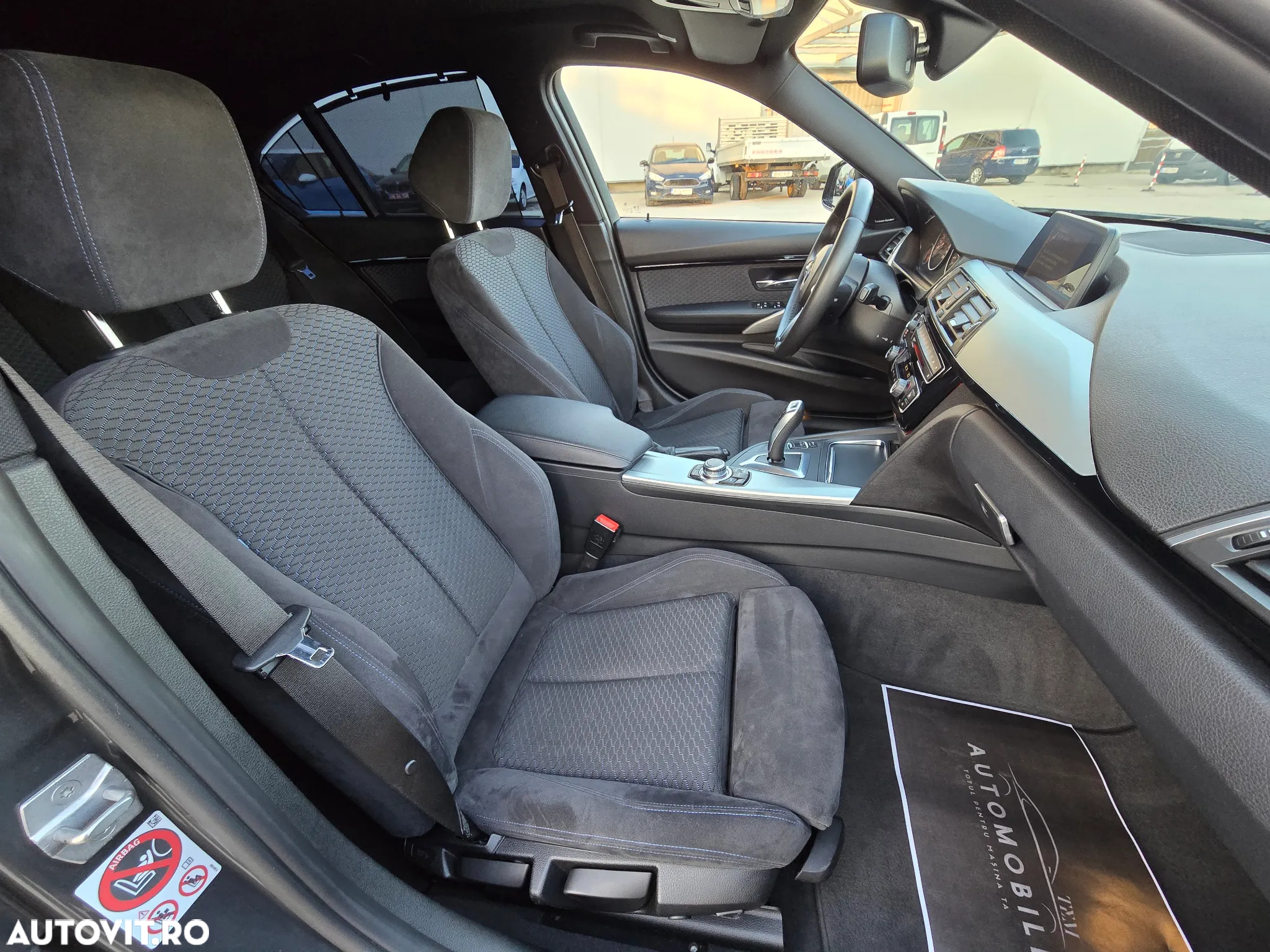 BMW Seria 3 318i Aut. M Sport - 23
