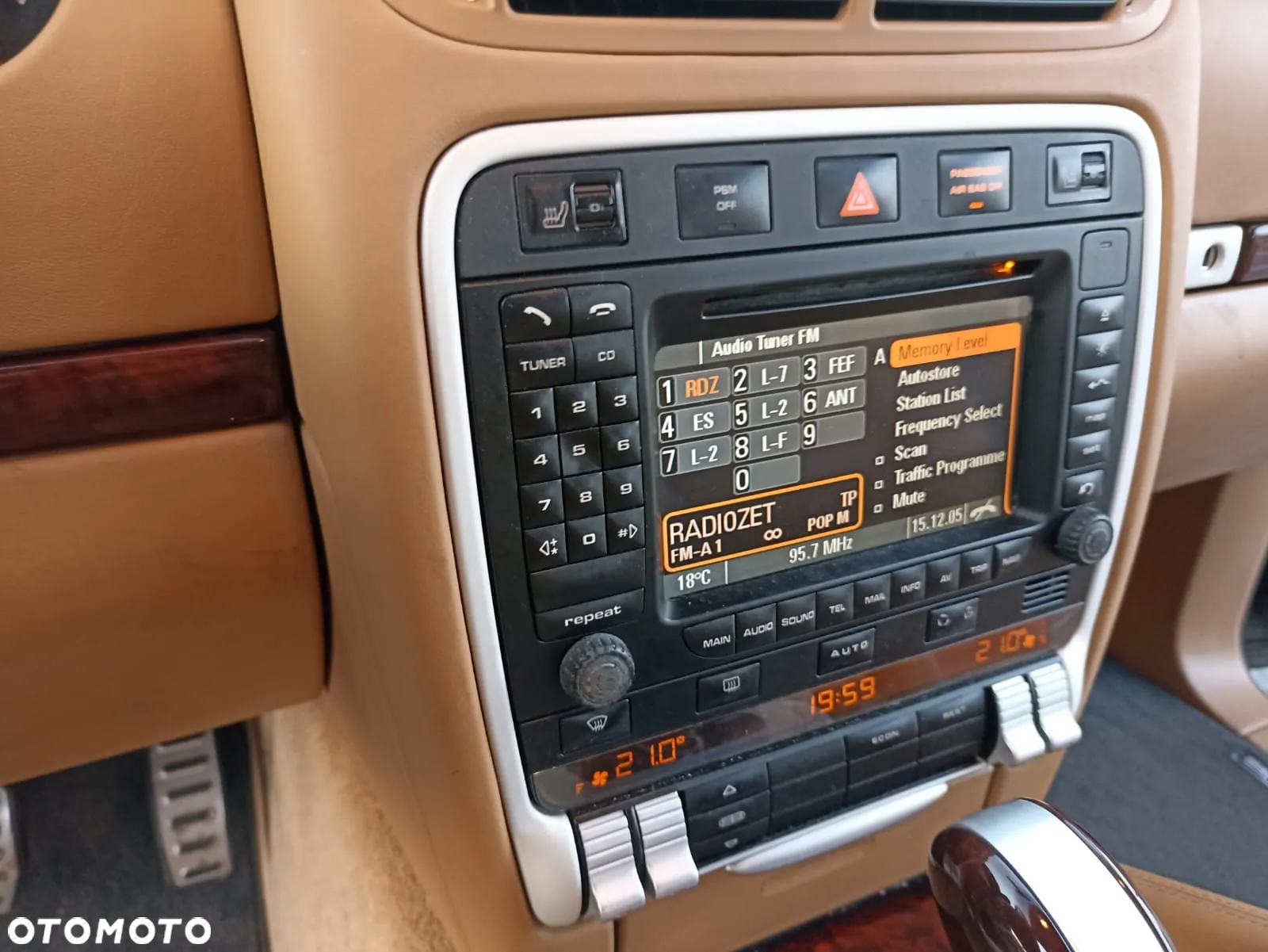 Porsche Cayenne - 11