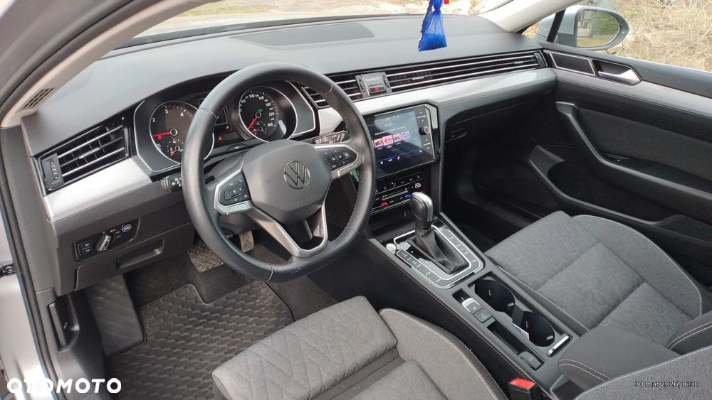 Volkswagen Passat 2.0 TDI Elegance DSG - 10