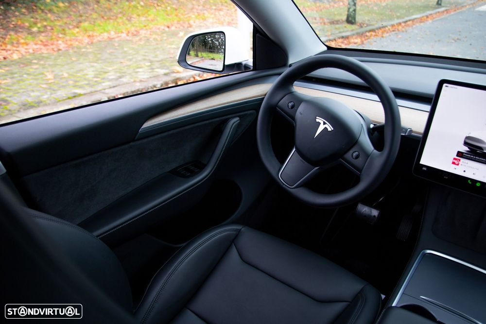 Tesla Model Y RWD - 40