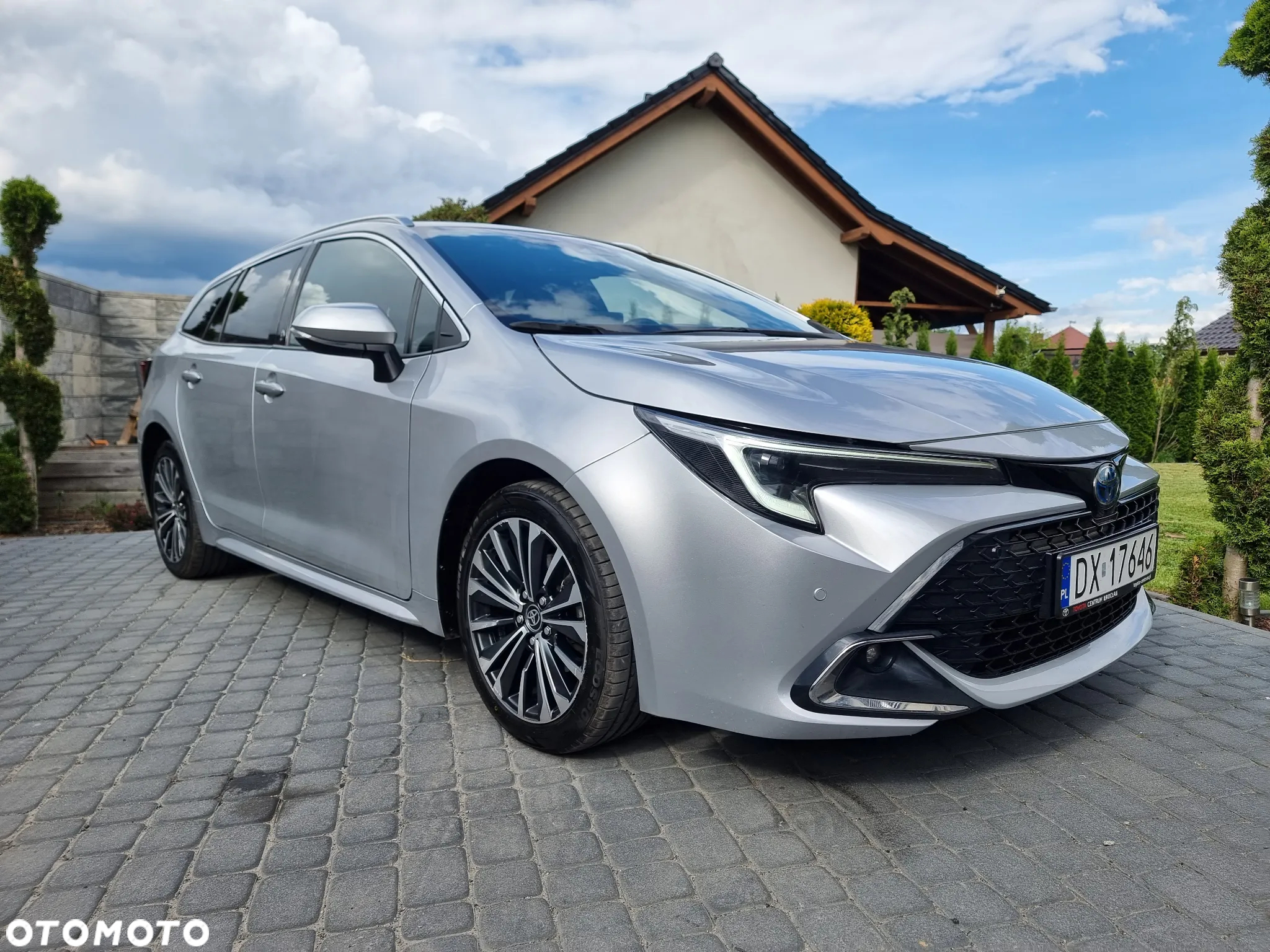 Toyota Corolla 1.8 Hybrid Touring Sports Team Deutschland - 12