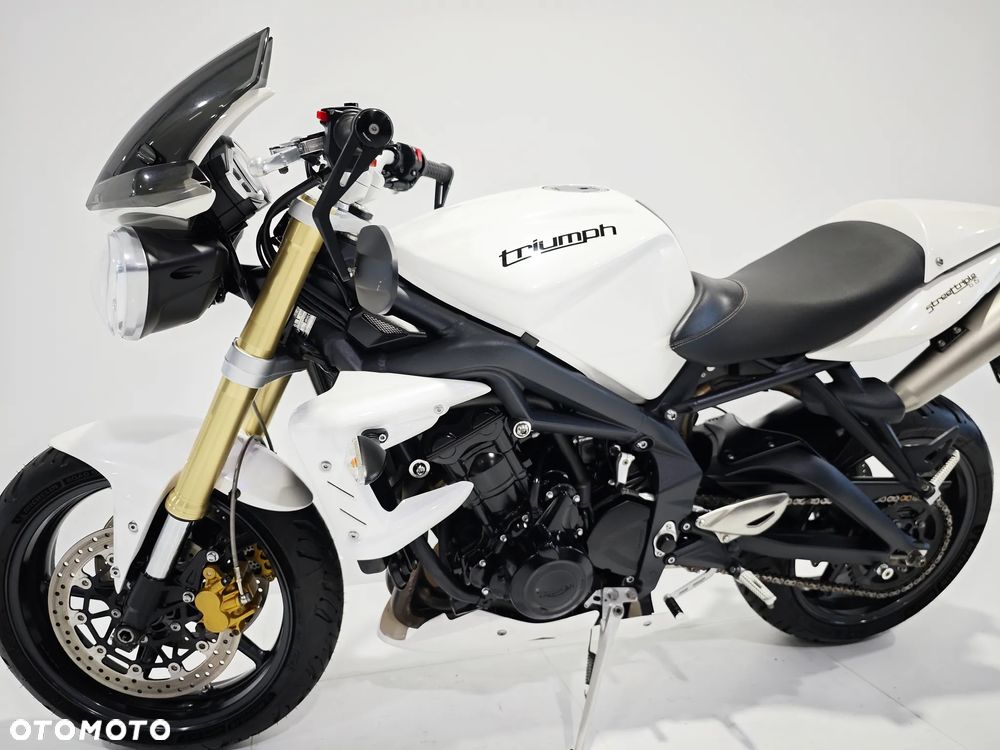 Triumph Street Triple - 18