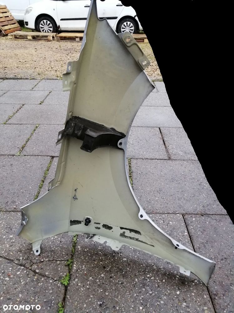 Skoda Rapid błotniki przód kod lakieru 9156  LA7W - 5