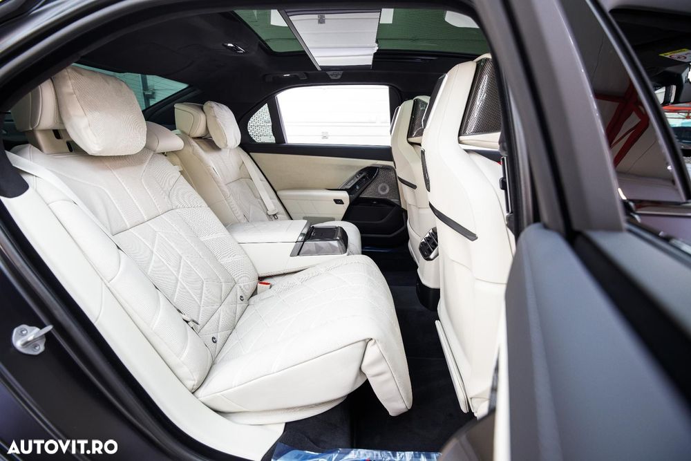 BMW Seria 7 740 xDrive MHEV - 15