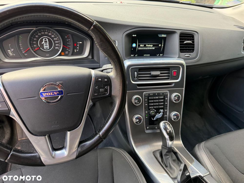 Volvo V60 T3 Geartronic Momentum - 8