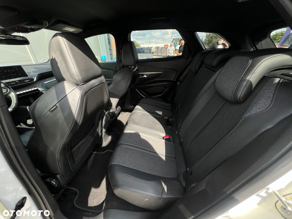Peugeot 3008 1.5 BlueHDi GT S&S - 28