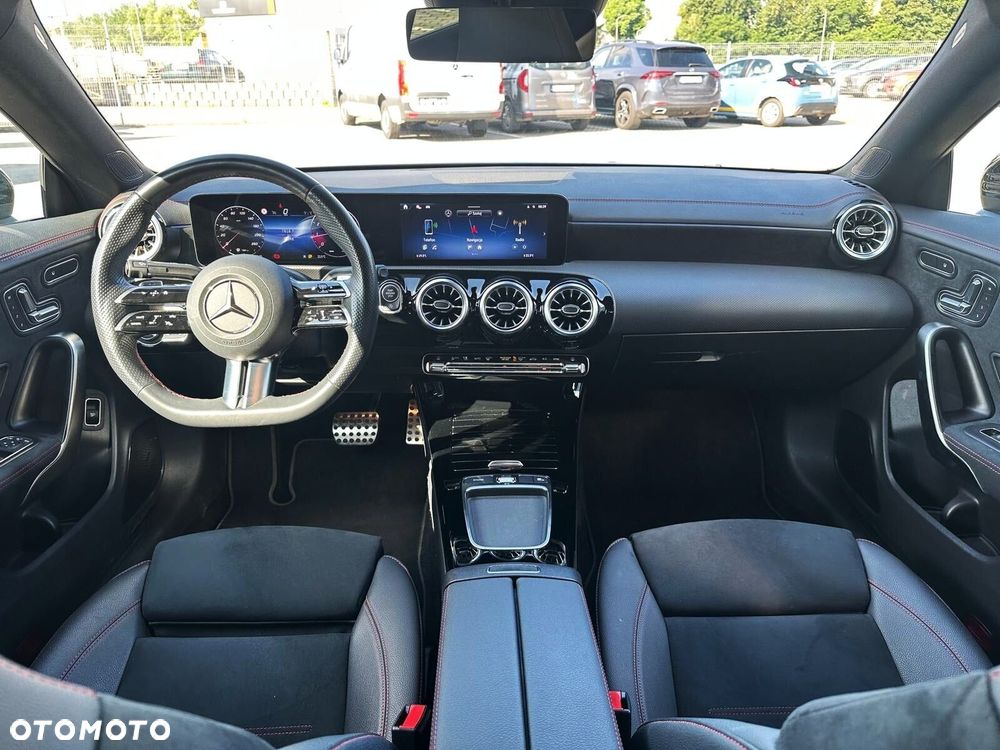 Mercedes-Benz CLA - 9