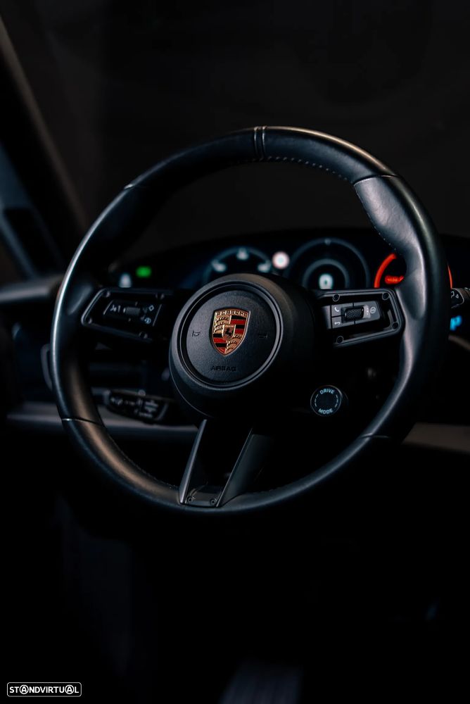 Porsche Taycan Sport Turismo - 30