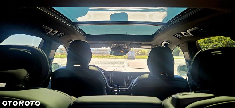 Volvo XC 60 D4 R-Design - 11