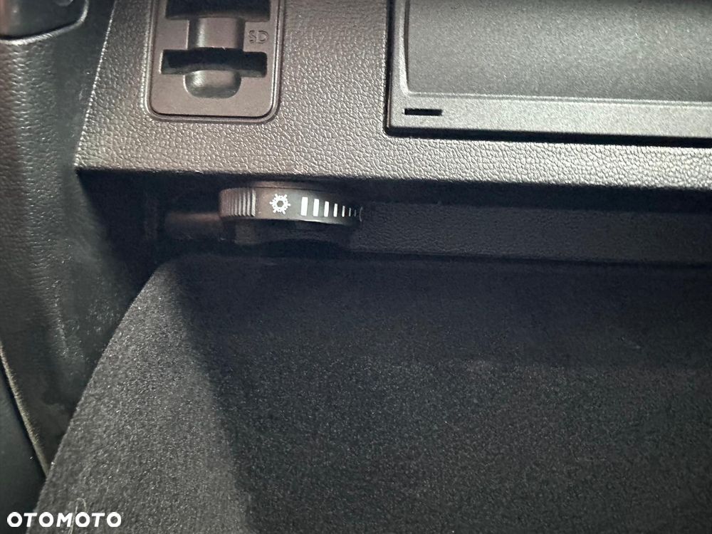 Volkswagen Passat Variant 2.0 TDI SCR DSG R-Line - 17