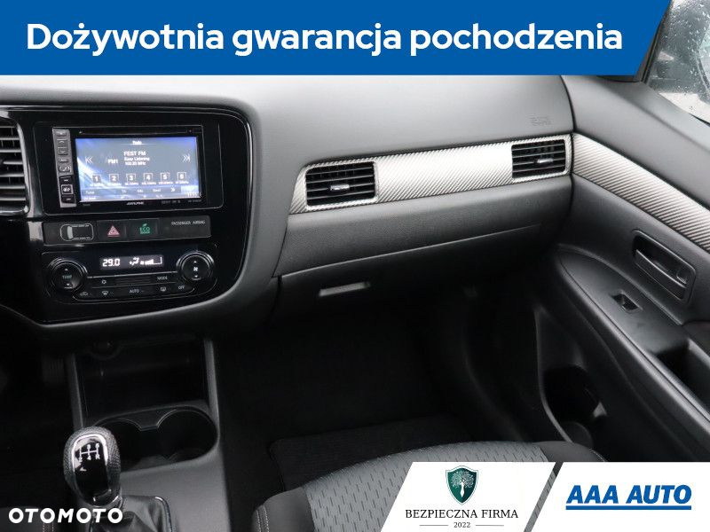 Mitsubishi Outlander - 9